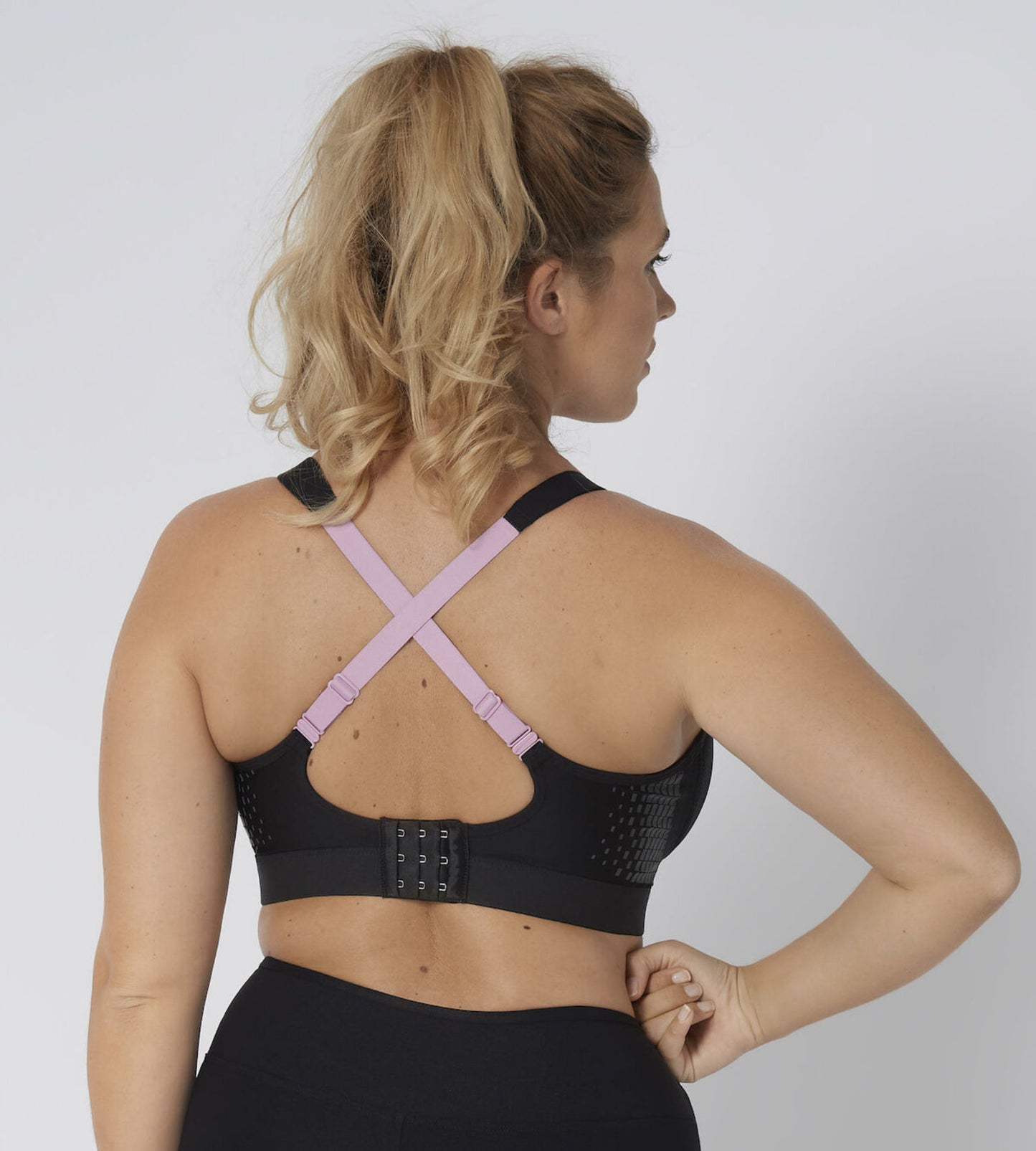 TRIUMPH Triaction Hybrid Lite Non Wired Sports Bra 10162782