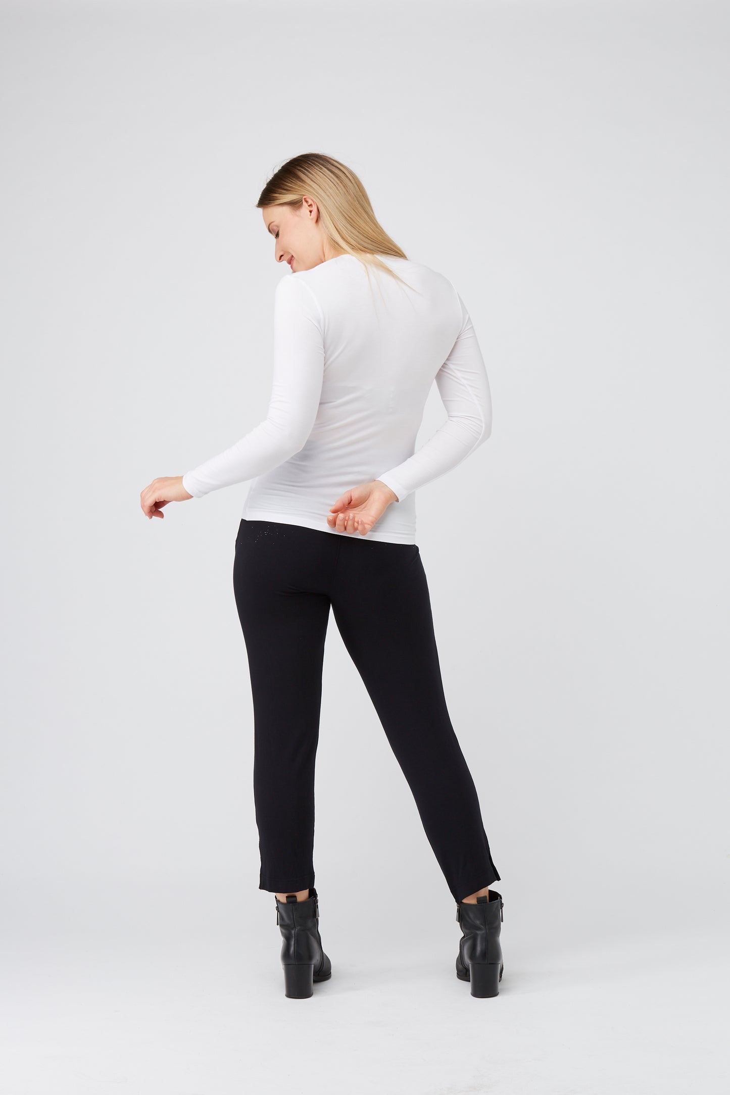 TANI Regular Long Sleeve Scoop Top Modal 79350