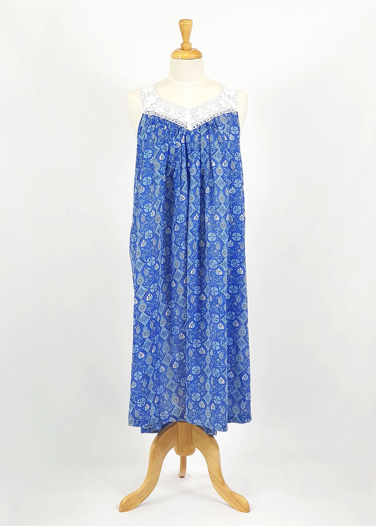 ARABELLA V-Neck Laced Nightie 410FF